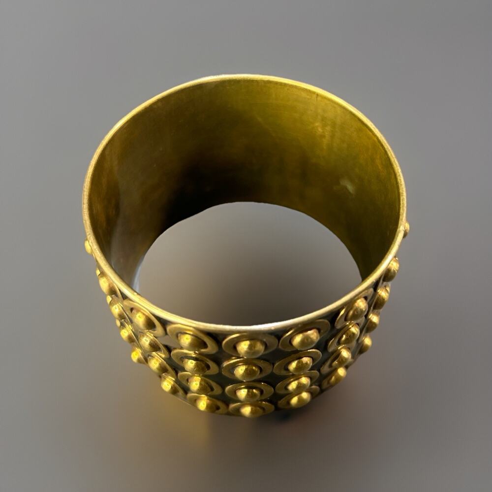 Vtg Brass Bangle Bracelet 2" Wide 4 Rows Studs /Grommets On Black Enamel- Boho - Picture 4 of 4